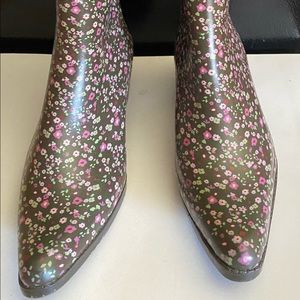 Copelli Rainboots in Rubber with Pink & Green floral designs